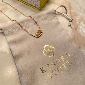 Kendra Scott Elisa Gold Pendant Necklace in Gold Drusy